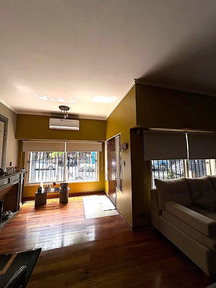 VENTA CASA CON PILETA 6 AMBIENTES EN CABALLITO ****APTO CREDITO BANCARIO**** 