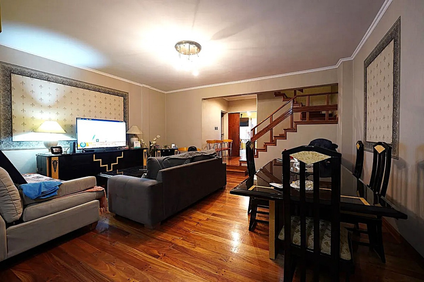 VENTA CASA CON PILETA 6 AMBIENTES EN CABALLITO ****APTO CREDITO BANCARIO**** 