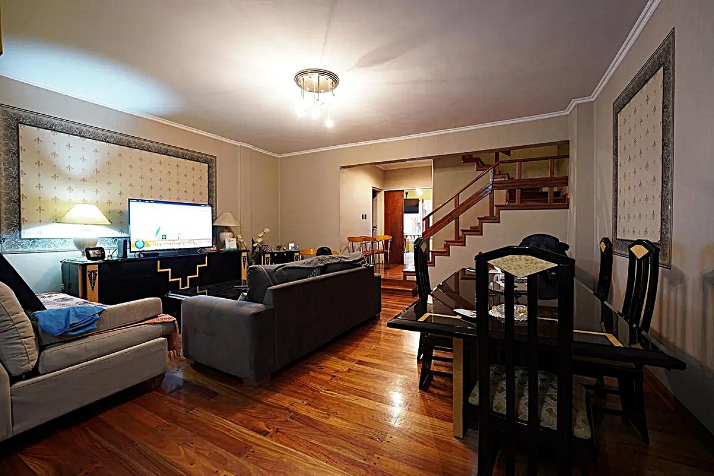 VENTA CASA CON PILETA 6 AMBIENTES EN CABALLITO ****APTO CREDITO BANCARIO**** 