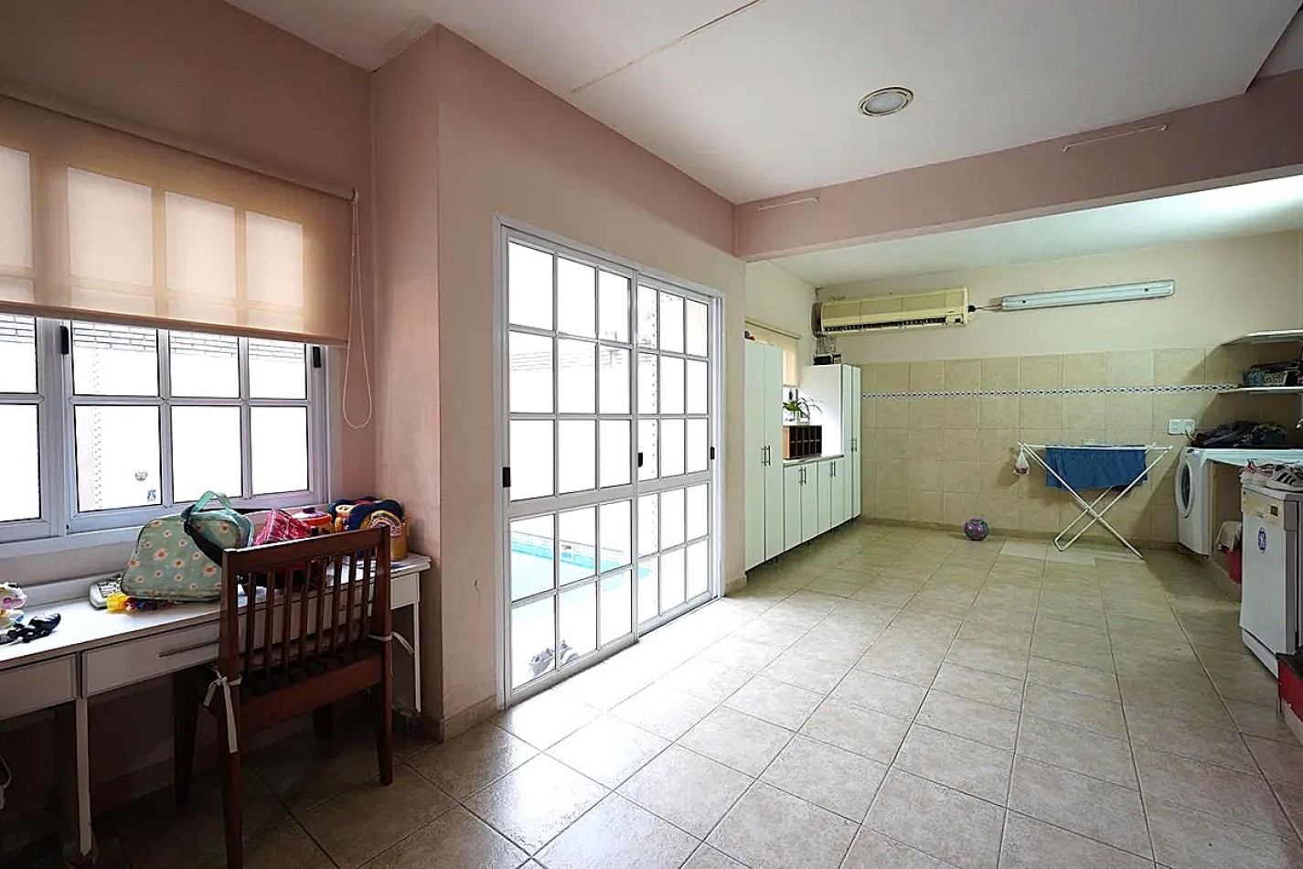 VENTA CASA CON PILETA 6 AMBIENTES EN CABALLITO ****APTO CREDITO BANCARIO**** 