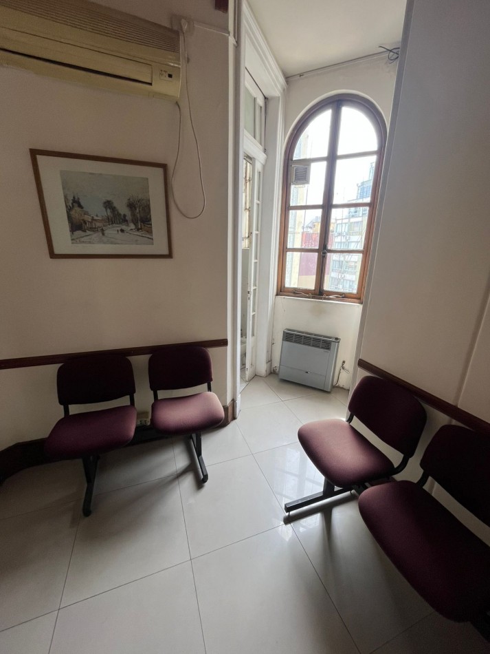 SEMIPISO 6 AMBIENTES AL FRENTE ESTILO ANTIGUO APTO PROFESIONAL (HOY ESTUDIO JURIDICO)