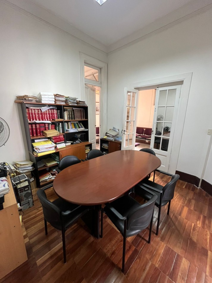 SEMIPISO 6 AMBIENTES AL FRENTE ESTILO ANTIGUO APTO PROFESIONAL (HOY ESTUDIO JURIDICO)