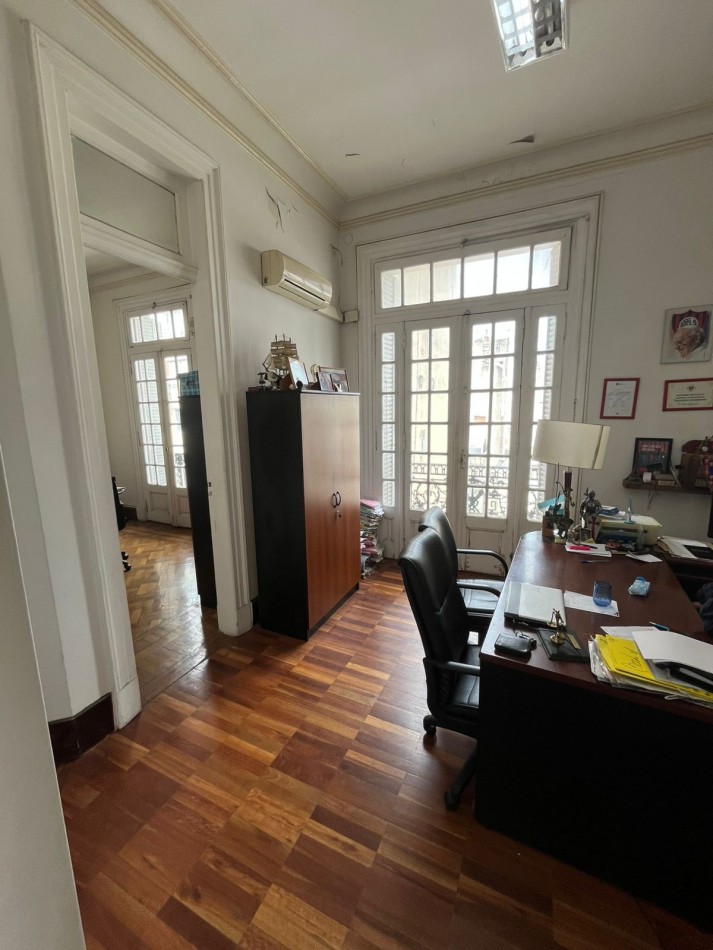 SEMIPISO 6 AMBIENTES AL FRENTE ESTILO ANTIGUO APTO PROFESIONAL (HOY ESTUDIO JURIDICO)