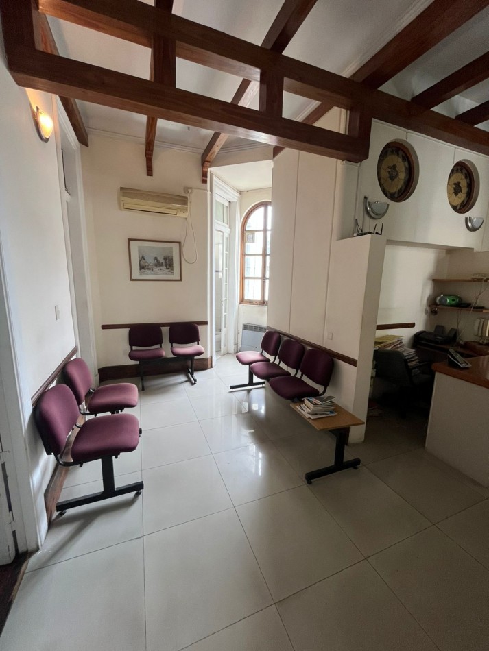 SEMIPISO 6 AMBIENTES AL FRENTE ESTILO ANTIGUO APTO PROFESIONAL (HOY ESTUDIO JURIDICO)