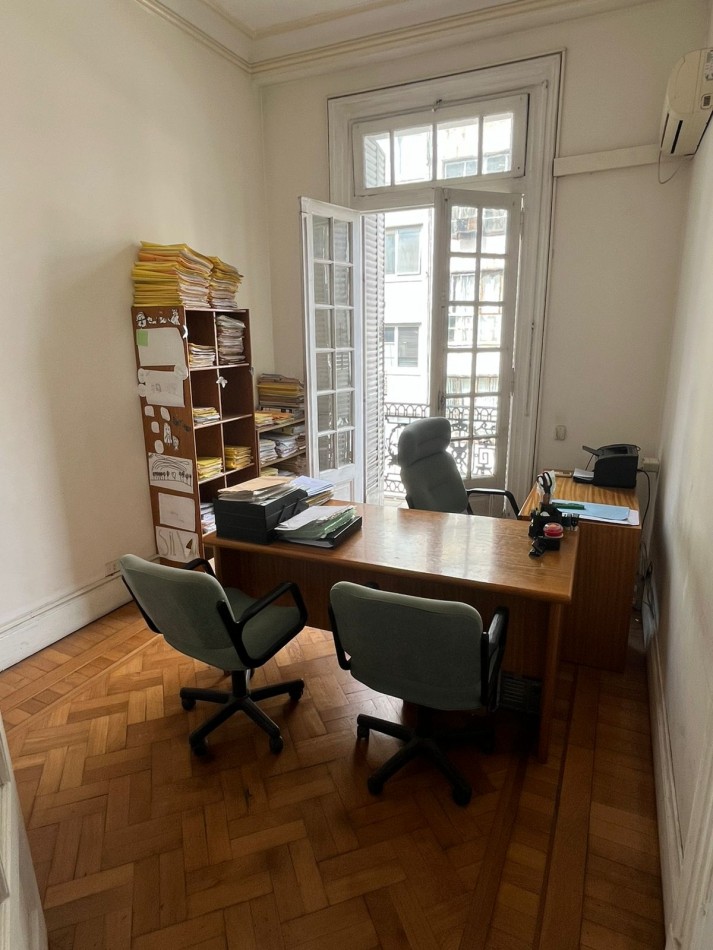 SEMIPISO 6 AMBIENTES AL FRENTE ESTILO ANTIGUO APTO PROFESIONAL (HOY ESTUDIO JURIDICO)