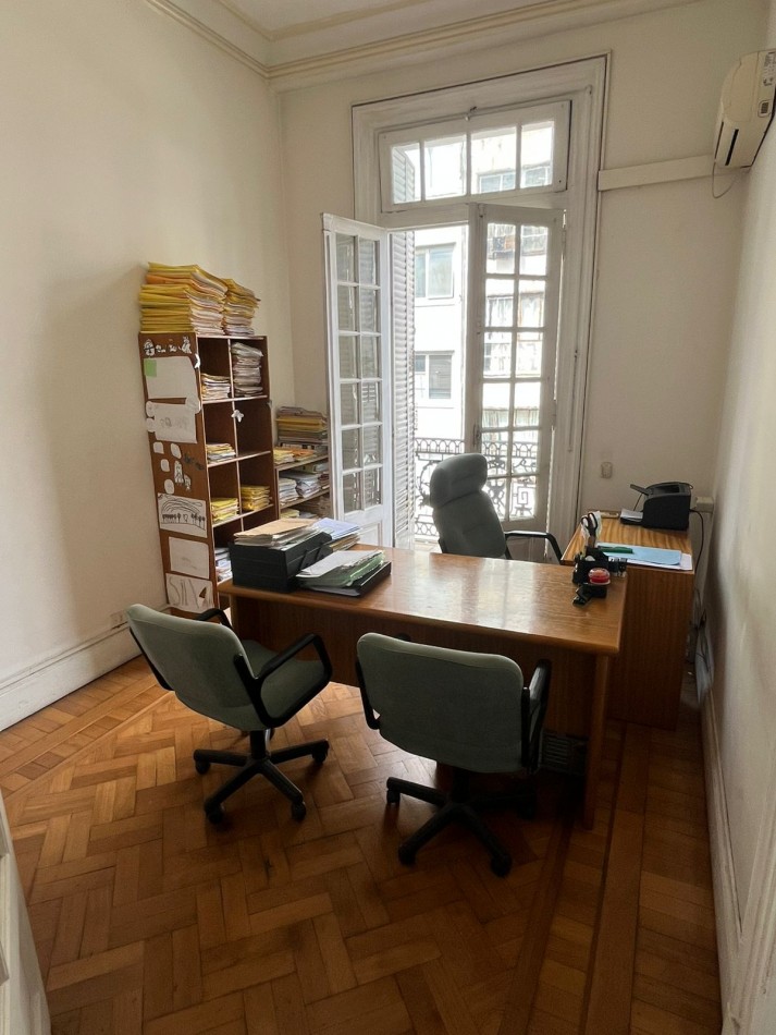 SEMIPISO 6 AMBIENTES AL FRENTE ESTILO ANTIGUO APTO PROFESIONAL (HOY ESTUDIO JURIDICO)