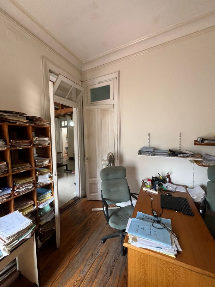 SEMIPISO 6 AMBIENTES AL FRENTE ESTILO ANTIGUO APTO PROFESIONAL (HOY ESTUDIO JURIDICO)