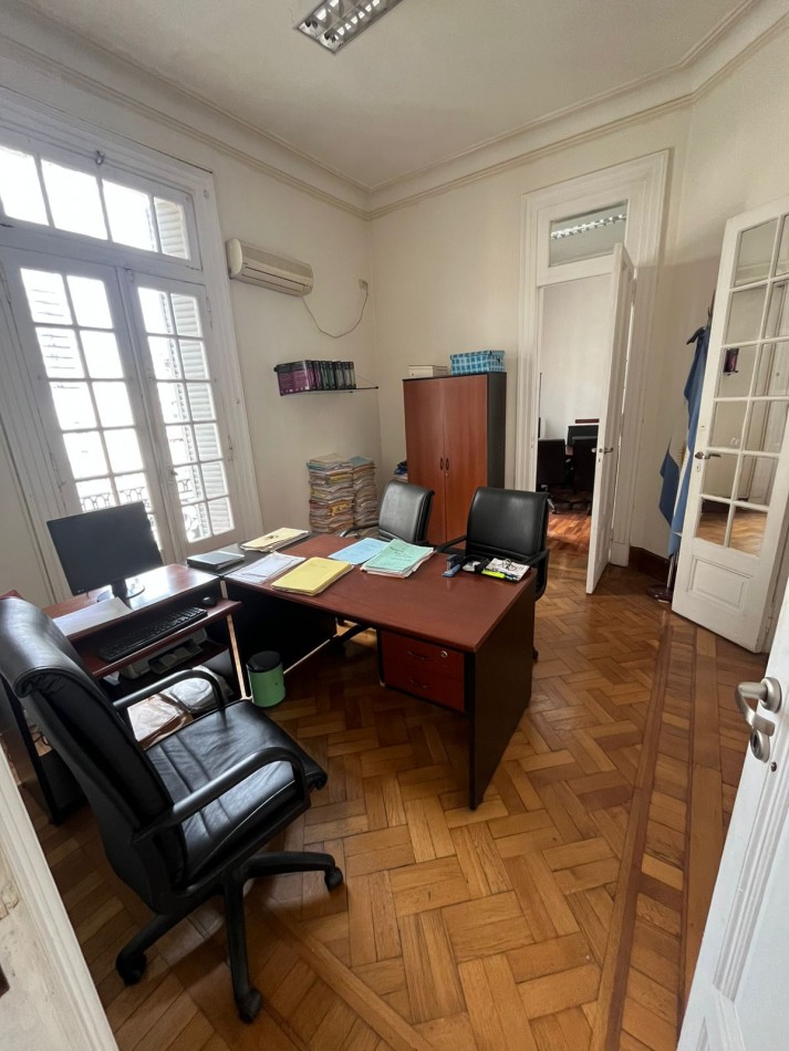 SEMIPISO 6 AMBIENTES AL FRENTE ESTILO ANTIGUO APTO PROFESIONAL (HOY ESTUDIO JURIDICO)