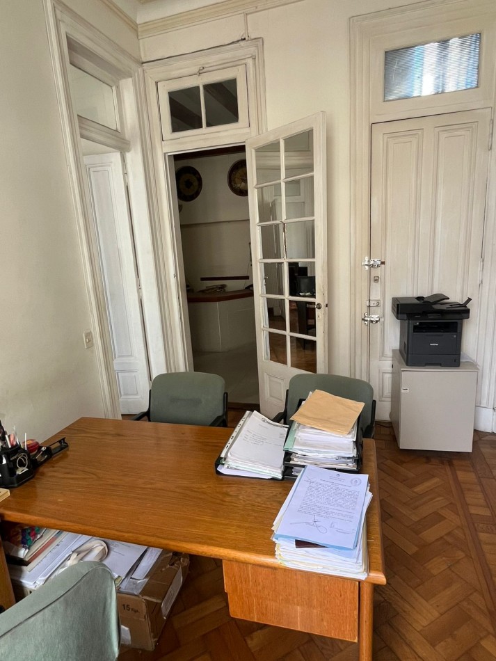 SEMIPISO 6 AMBIENTES AL FRENTE ESTILO ANTIGUO APTO PROFESIONAL (HOY ESTUDIO JURIDICO)