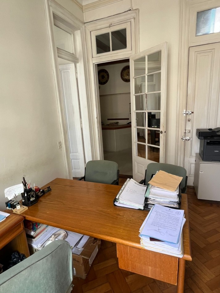 SEMIPISO 6 AMBIENTES AL FRENTE ESTILO ANTIGUO APTO PROFESIONAL (HOY ESTUDIO JURIDICO)