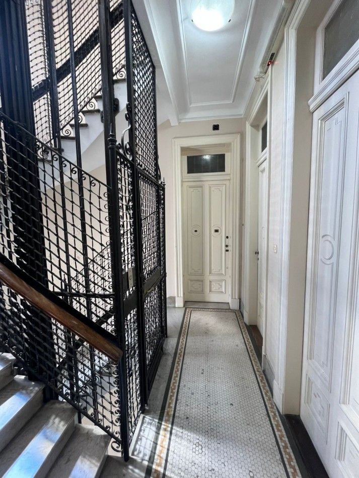 SEMIPISO 6 AMBIENTES AL FRENTE ESTILO ANTIGUO APTO PROFESIONAL (HOY ESTUDIO JURIDICO)