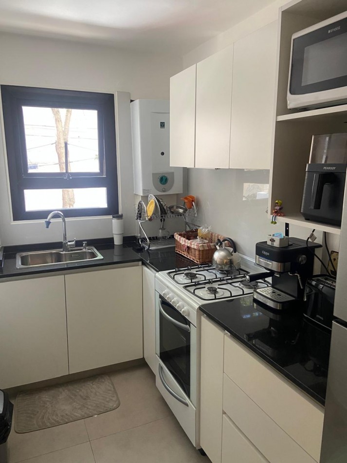 HERMOSO 2 ambientes RECICLADO a nuevo con balcon al frente ***APTO CREDITO BANCARIO***