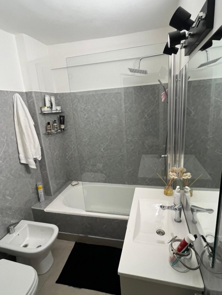 HERMOSO 2 ambientes RECICLADO a nuevo con balcon al frente ***APTO CREDITO BANCARIO***