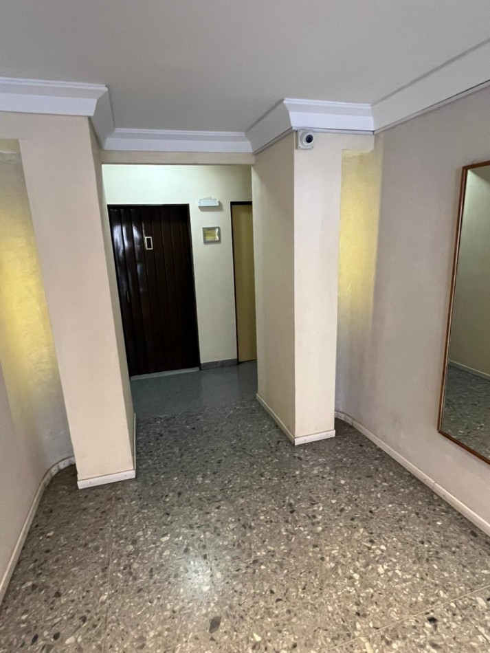 HERMOSO 2 ambientes RECICLADO a nuevo con balcon al frente ***APTO CREDITO BANCARIO***