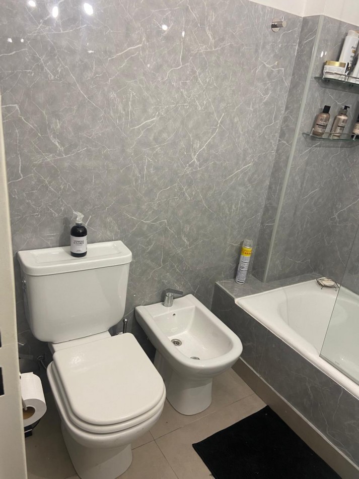 HERMOSO 2 ambientes RECICLADO a nuevo con balcon al frente ***APTO CREDITO BANCARIO***