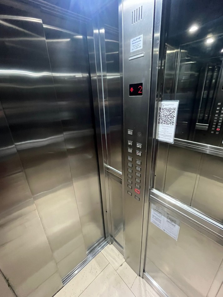 SE ALQUILA MONOAMBIENTE AL FRENTE CON BALCON SOBRE AVENIDA MUY LUMINOSO 