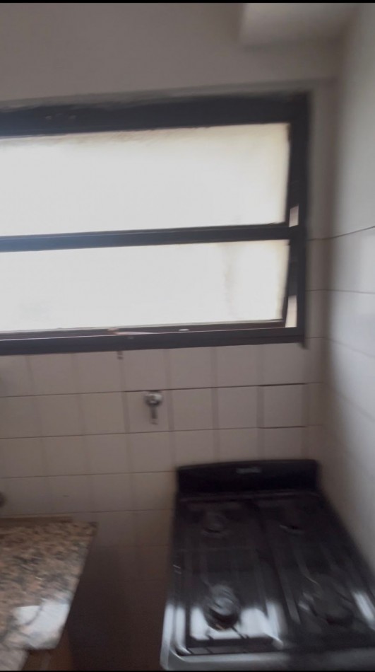 Se alquila Monoambiente SIN EXPENSAS amplio con seguro de caucion 