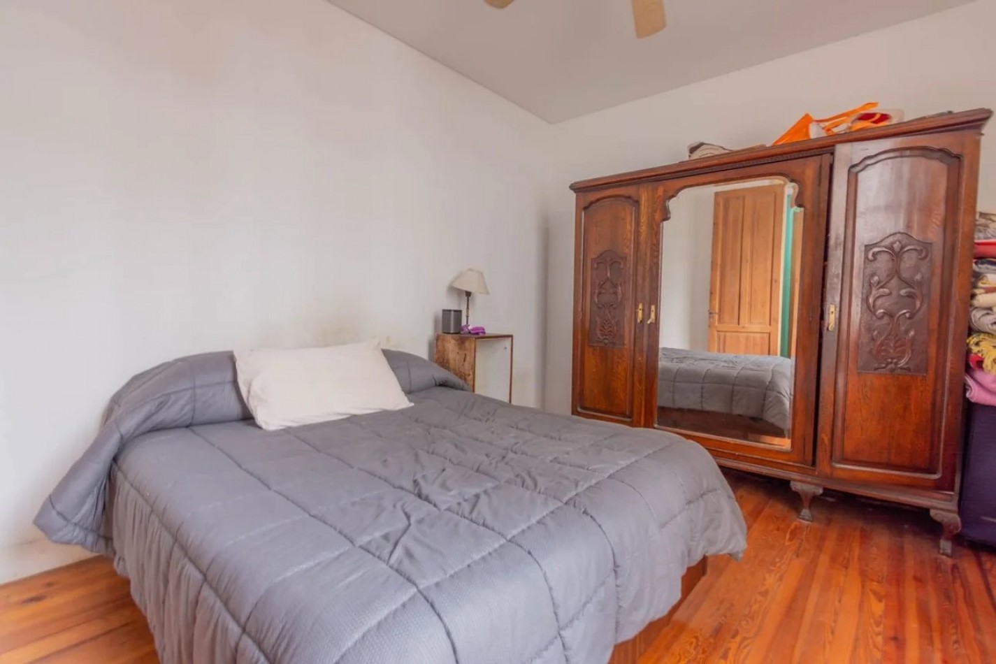 VENTA DE CASA 7 AMBIENTES CON TERRAZA A MEJORAR 