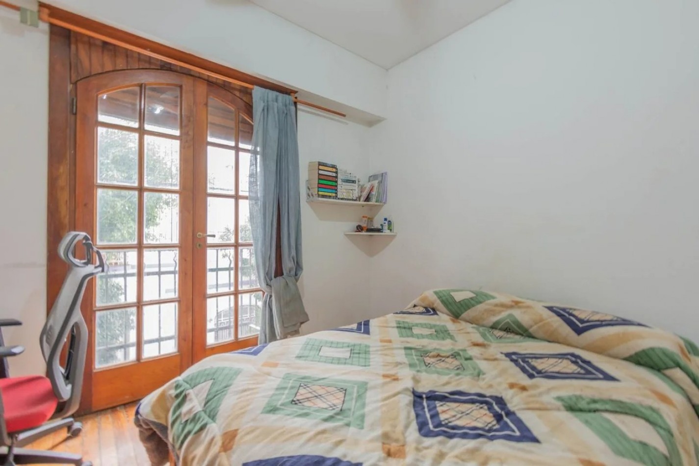 VENTA DE CASA 7 AMBIENTES CON TERRAZA A MEJORAR 