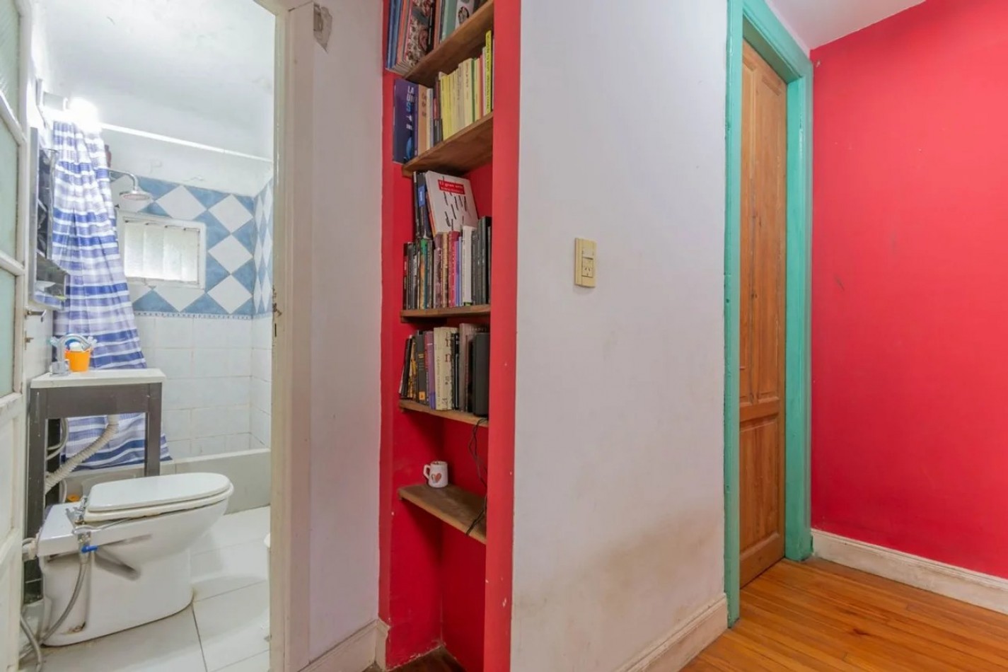 VENTA DE CASA 7 AMBIENTES CON TERRAZA A MEJORAR 
