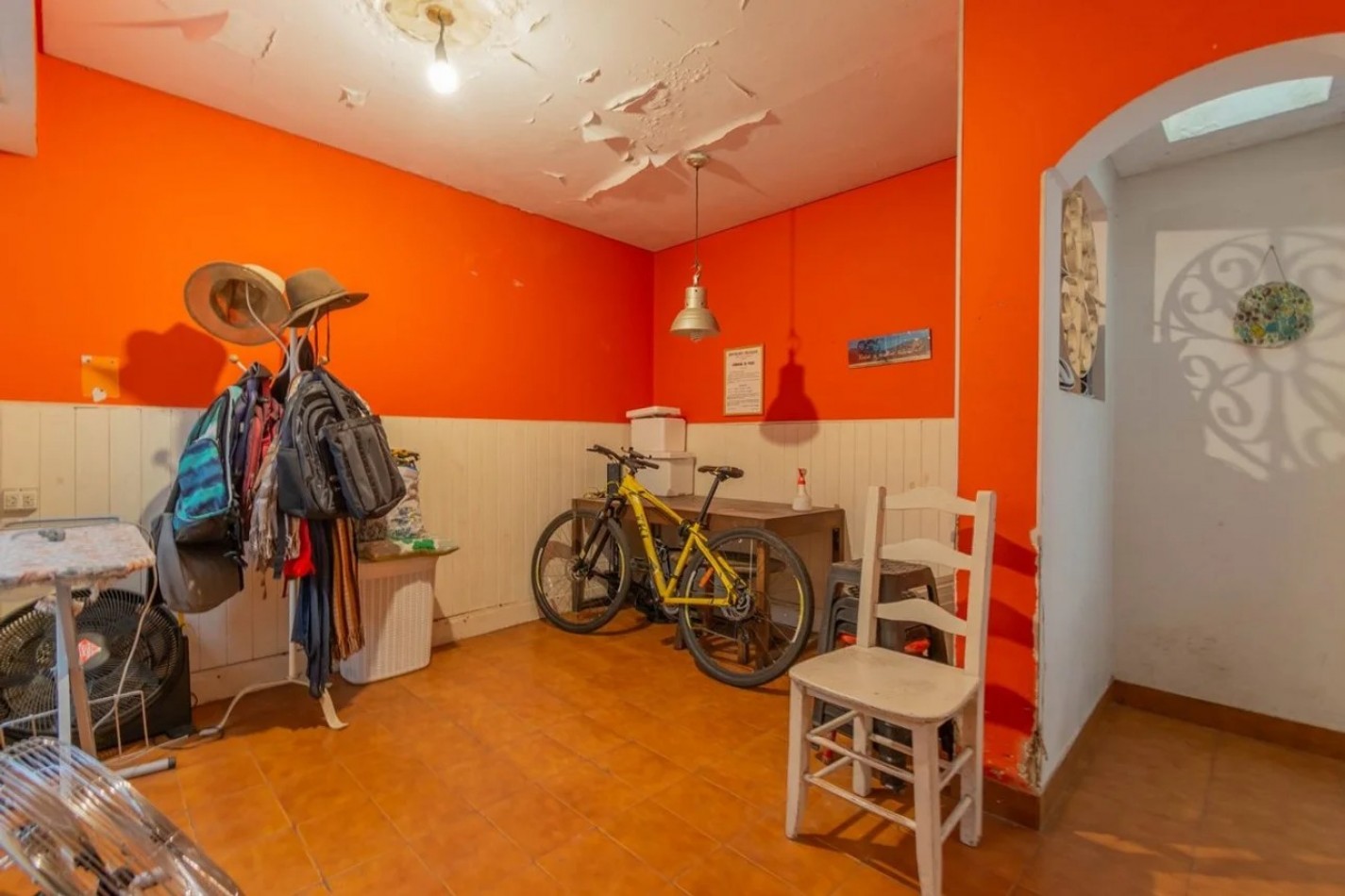 VENTA DE CASA 7 AMBIENTES CON TERRAZA A MEJORAR 