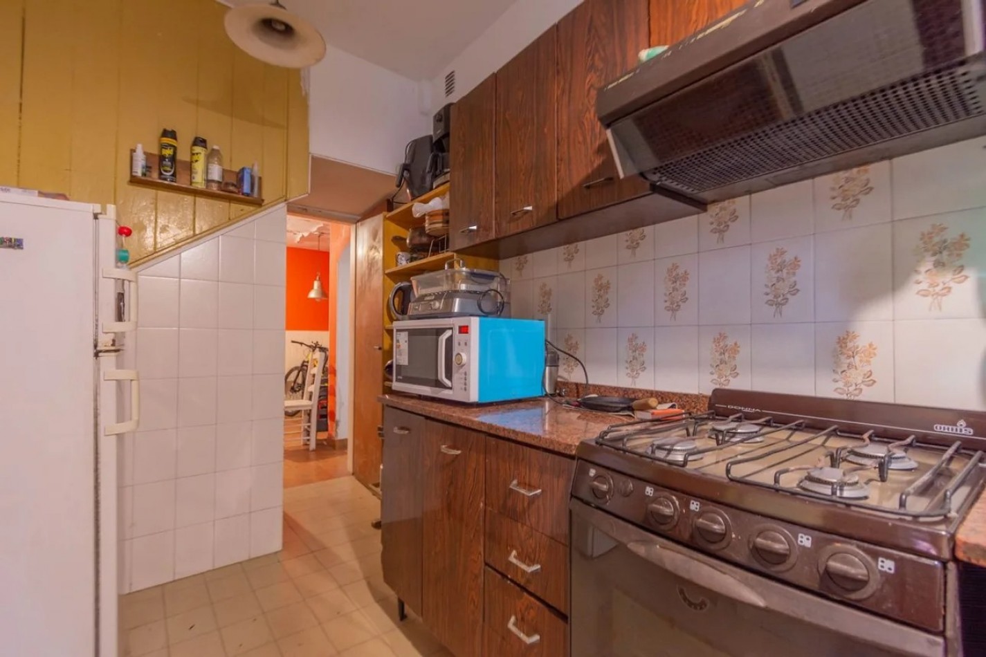VENTA DE CASA 7 AMBIENTES CON TERRAZA A MEJORAR 