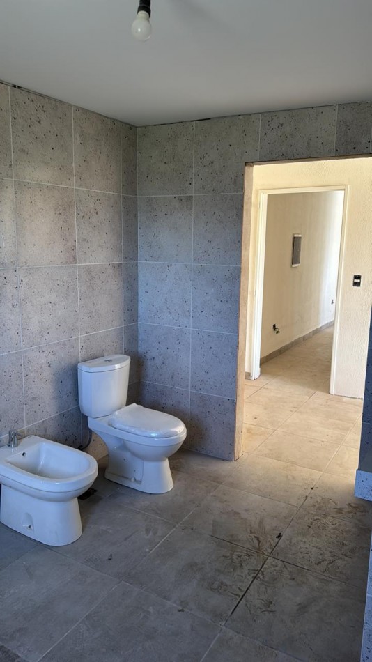 HERMOSA CASA A ESTRENAR SOBRE LOTE DE 2000 M2 EN EL ESPINILLO GOLF CLUB DE CAMPO 