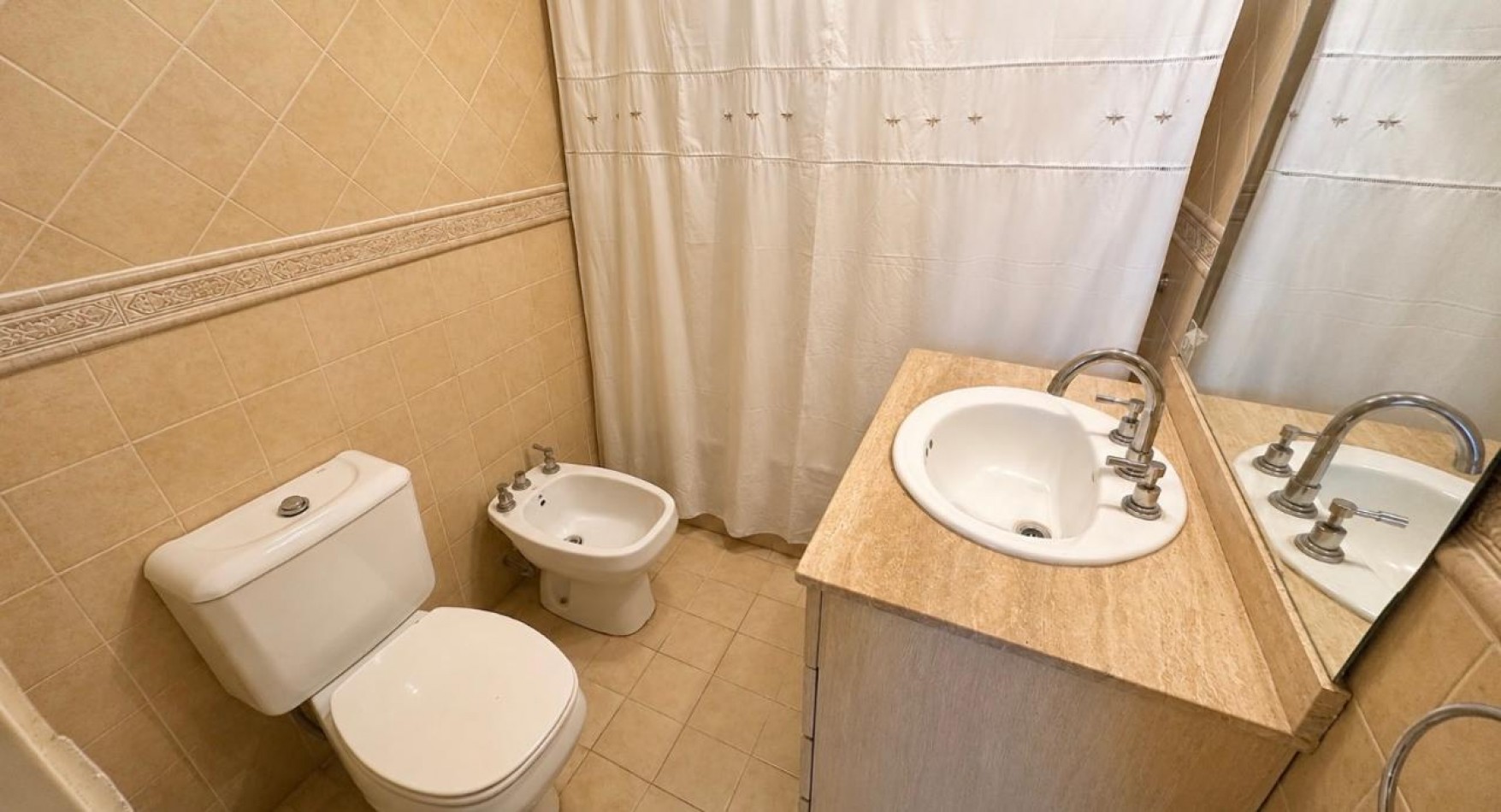 EXCELENTE PH AL FRENTE 3 AMBIENTES BALCON, PATIO Y TERRAZA ****APTO CREDITO BANCARIO****