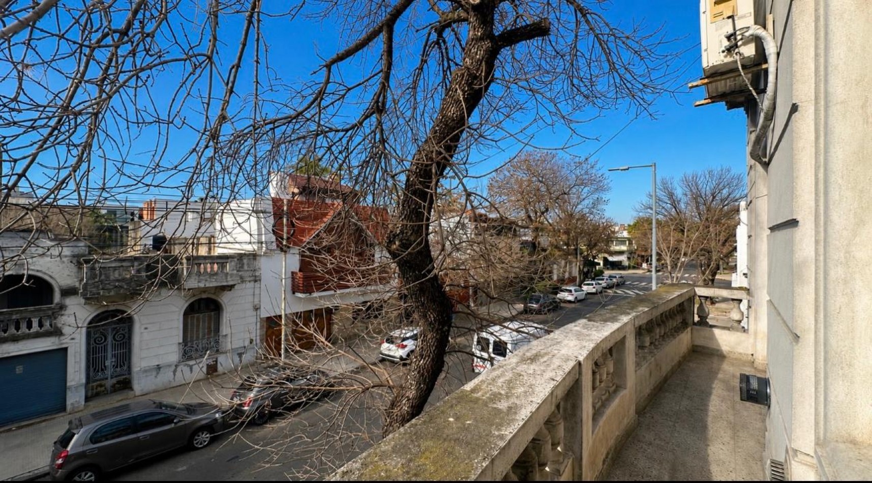 EXCELENTE PH AL FRENTE 3 AMBIENTES BALCON, PATIO Y TERRAZA ****APTO CREDITO BANCARIO****