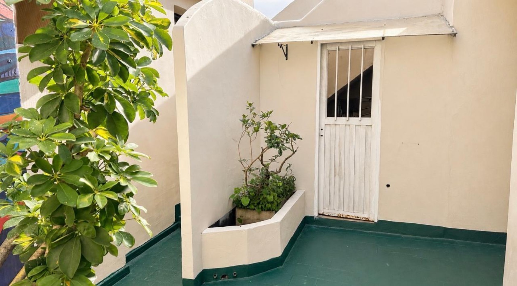 EXCELENTE PH AL FRENTE 3 AMBIENTES BALCON, PATIO Y TERRAZA ****APTO CREDITO BANCARIO****