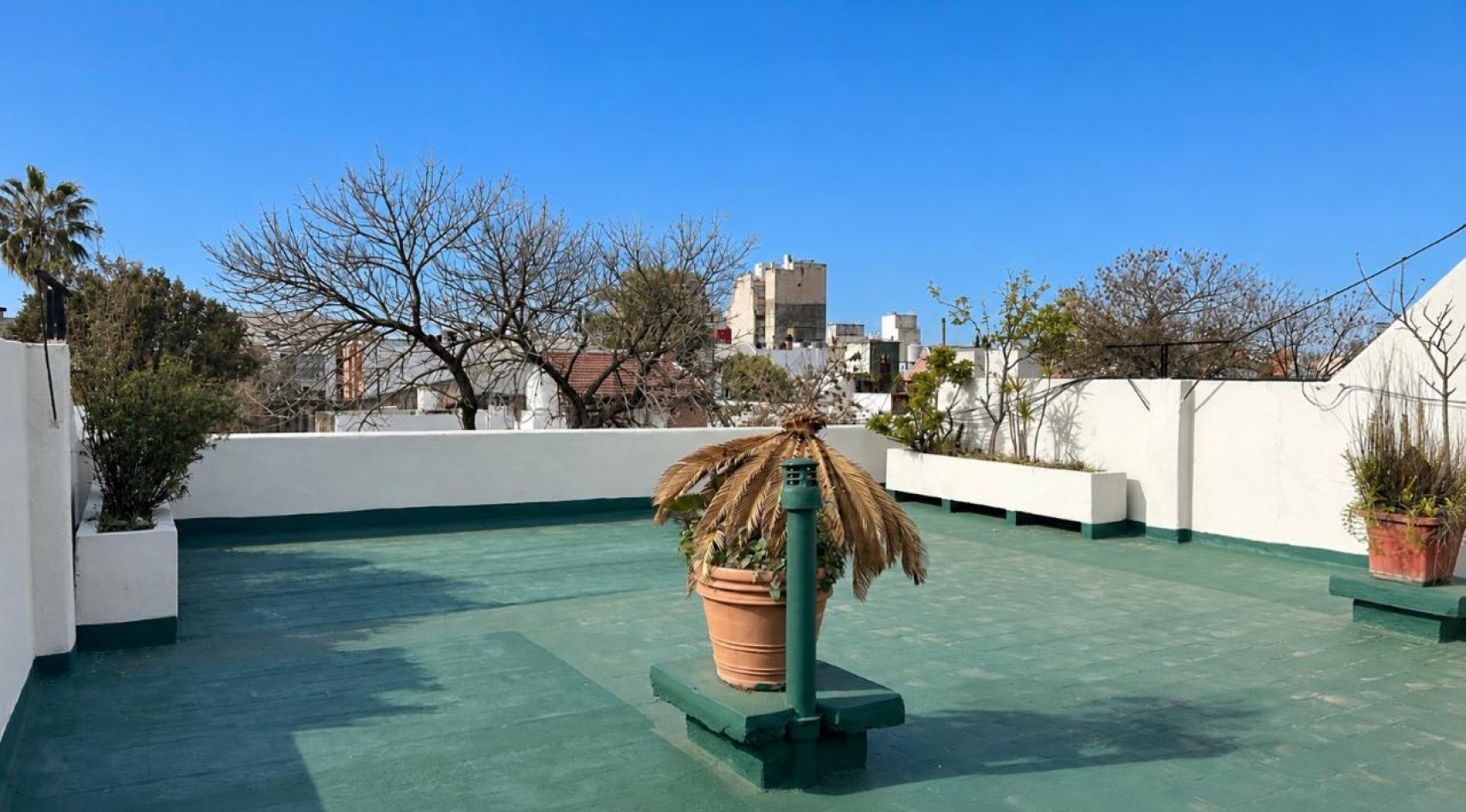EXCELENTE PH AL FRENTE 3 AMBIENTES BALCON, PATIO Y TERRAZA ****APTO CREDITO BANCARIO****