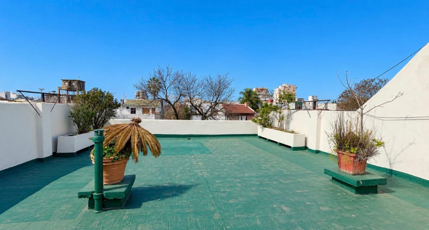 EXCELENTE PH AL FRENTE 3 AMBIENTES BALCON, PATIO Y TERRAZA ****APTO CREDITO BANCARIO****