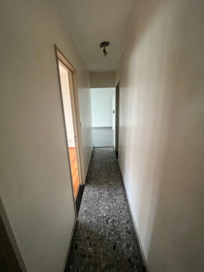 VENTA 3 AMBIENTES CON BALCON AL FRENTE Y LAVADERO EXCELENTE UBICACION ****APTO CREDITO BANCARIO****