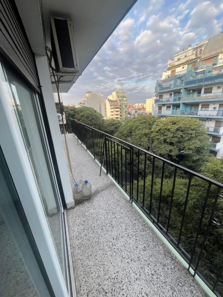 VENTA 3 AMBIENTES CON BALCON AL FRENTE Y LAVADERO EXCELENTE UBICACION ****APTO CREDITO BANCARIO****