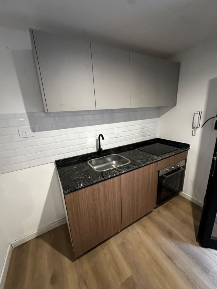 PH 3 AMBIENTES CON PATIO MODERNO A ESTRENAR SIN EXPENSAS 