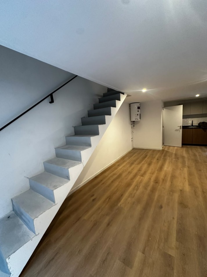 PH 3 AMBIENTES CON PATIO MODERNO A ESTRENAR SIN EXPENSAS 
