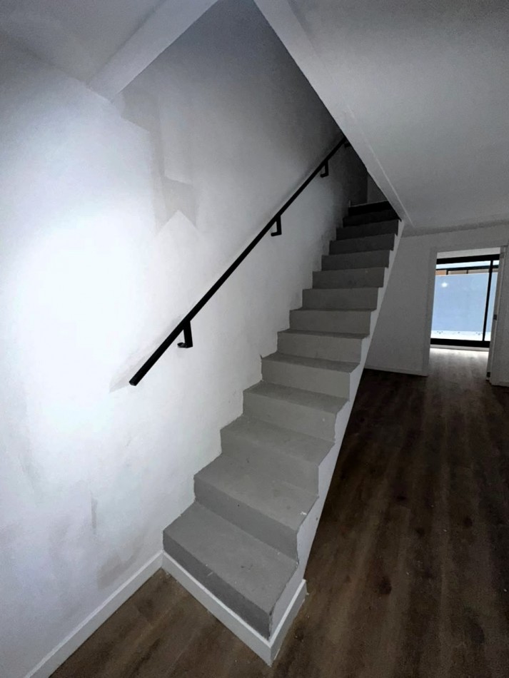 PH 4 AMBIENTES CON PATIO MODERNO A ESTRENAR SIN EXPENSAS 