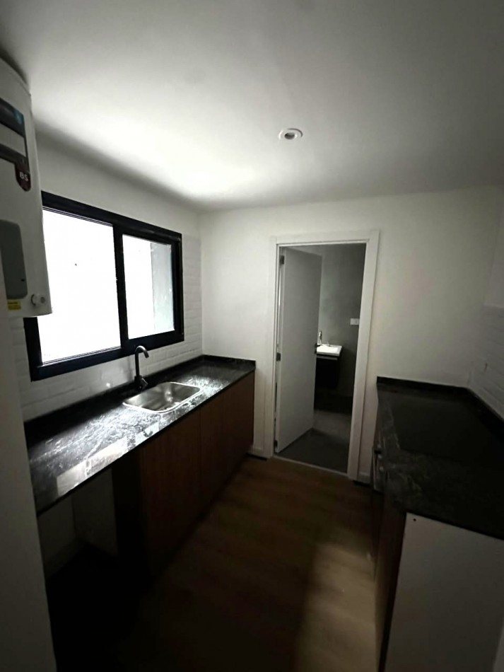 PH 4 AMBIENTES CON PATIO MODERNO A ESTRENAR SIN EXPENSAS 