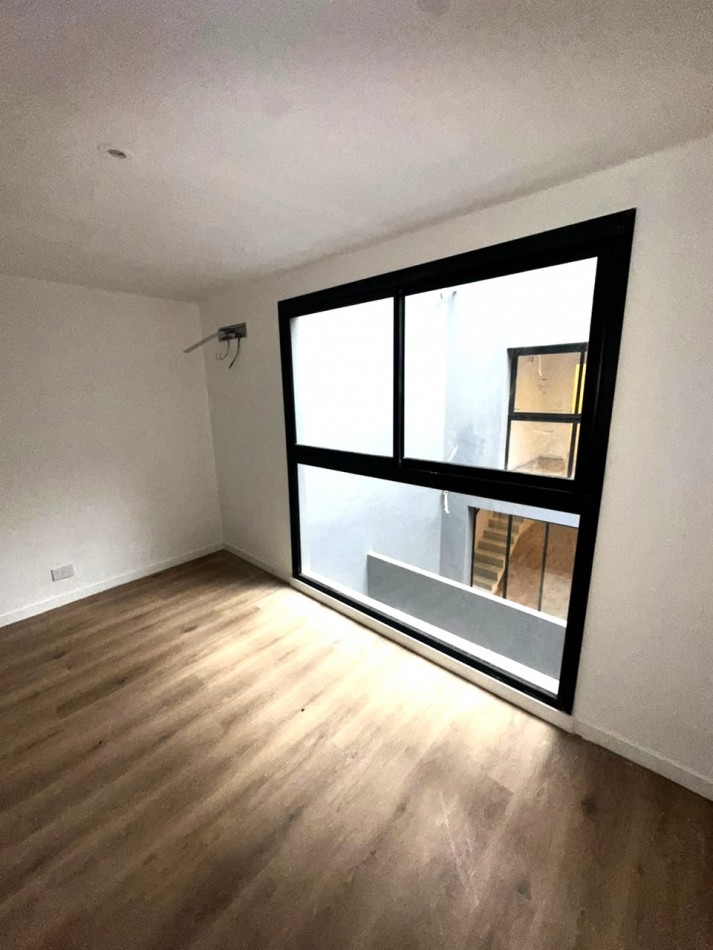 PH 4 AMBIENTES CON PATIO MODERNO A ESTRENAR SIN EXPENSAS 