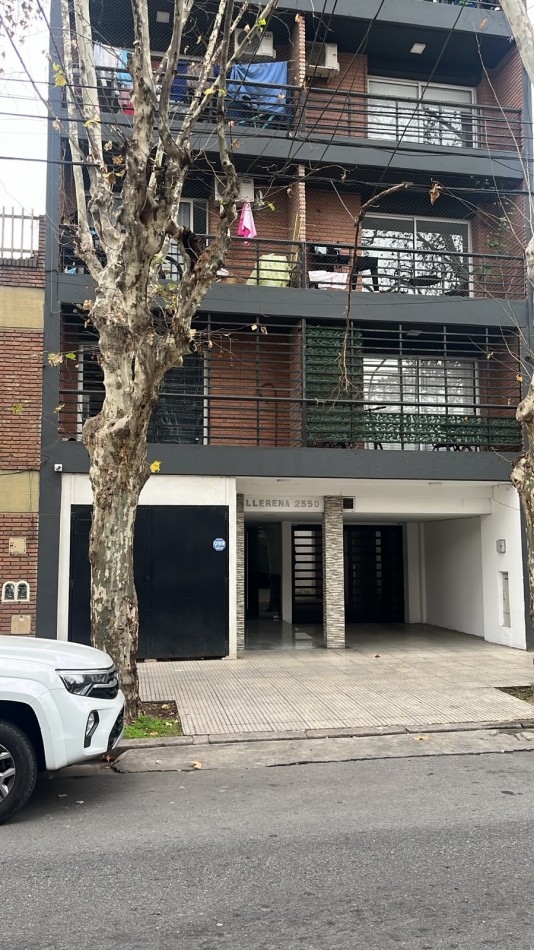 SE VENDE LOCAL A LA CALLE MUY BUENA UBICACION A ESTRENAR 