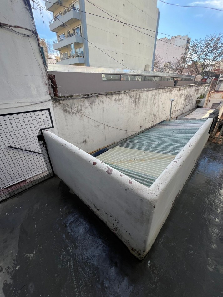 OPORTUNIDAD PH A RECICLAR PRIMER PISO POR ESCALERA APTO CREDITO BANCARIO 