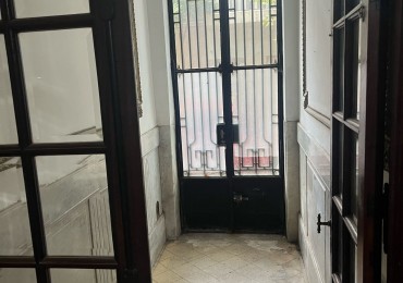 VENTA PH 4 AMBIENTES AL FRENTE PATIO CUBIERTO 