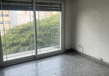 VENTA 3 AMBIENTES CON BALCON AL FRENTE Y LAVADERO EXCELENTE UBICACION ****APTO CREDITO BANCARIO****