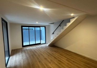 PH 3 AMBIENTES CON PATIO MODERNO A ESTRENAR SIN EXPENSAS 